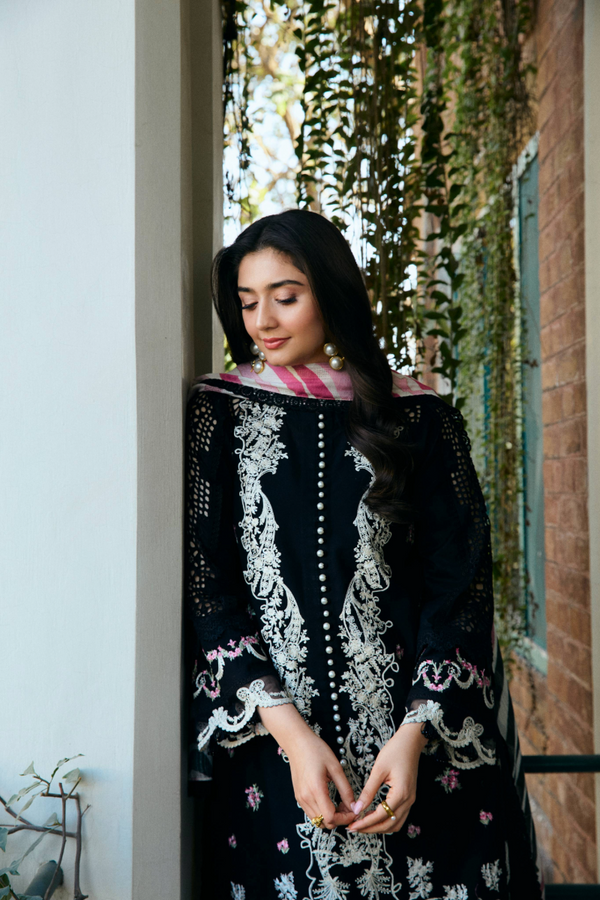 Manara | Vintage Flora 25 | LAILA