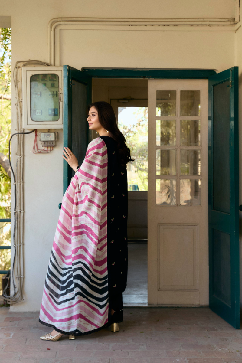 Manara | Vintage Flora 25 | LAILA