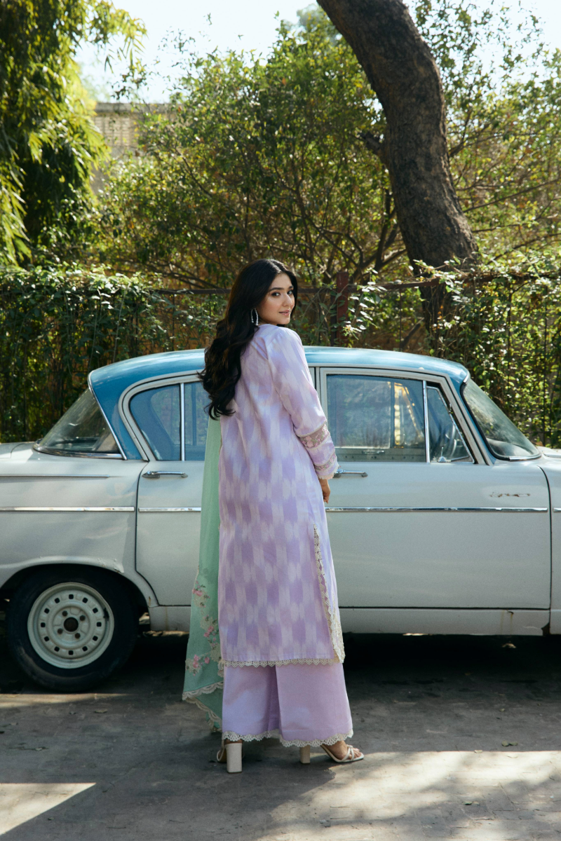 Manara | Vintage Flora 25 | MAHRANG