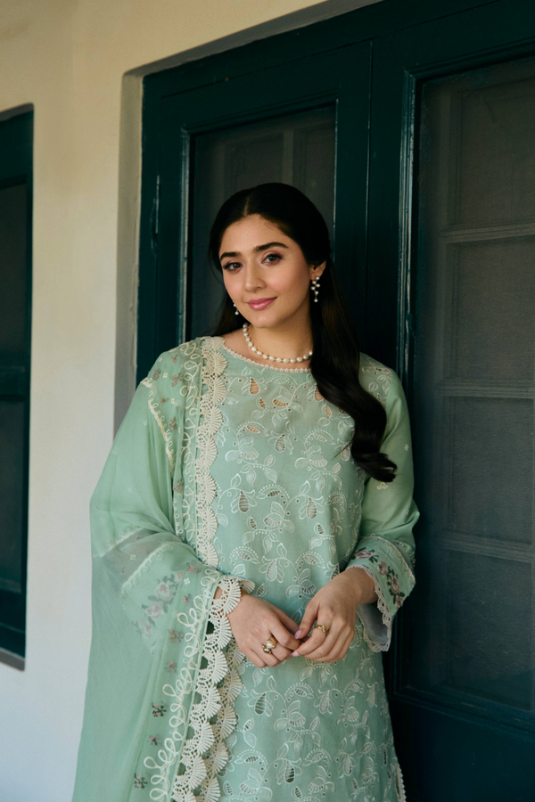 Manara | Vintage Flora 25 | MINA