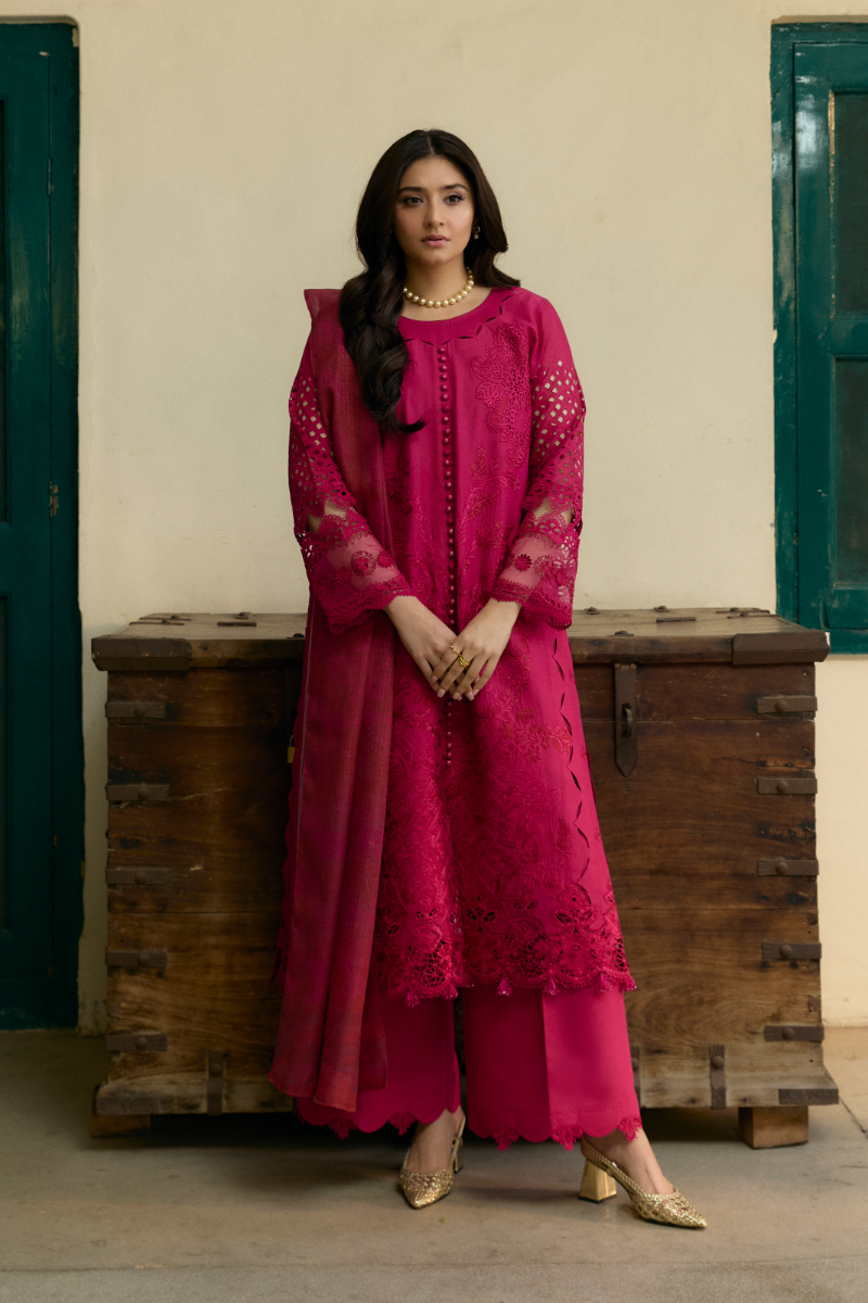 Manara | Vintage Flora 25 | NAZNEEN