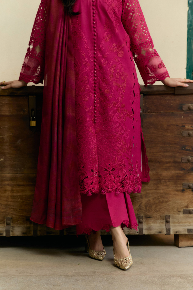 Manara | Vintage Flora 25 | NAZNEEN