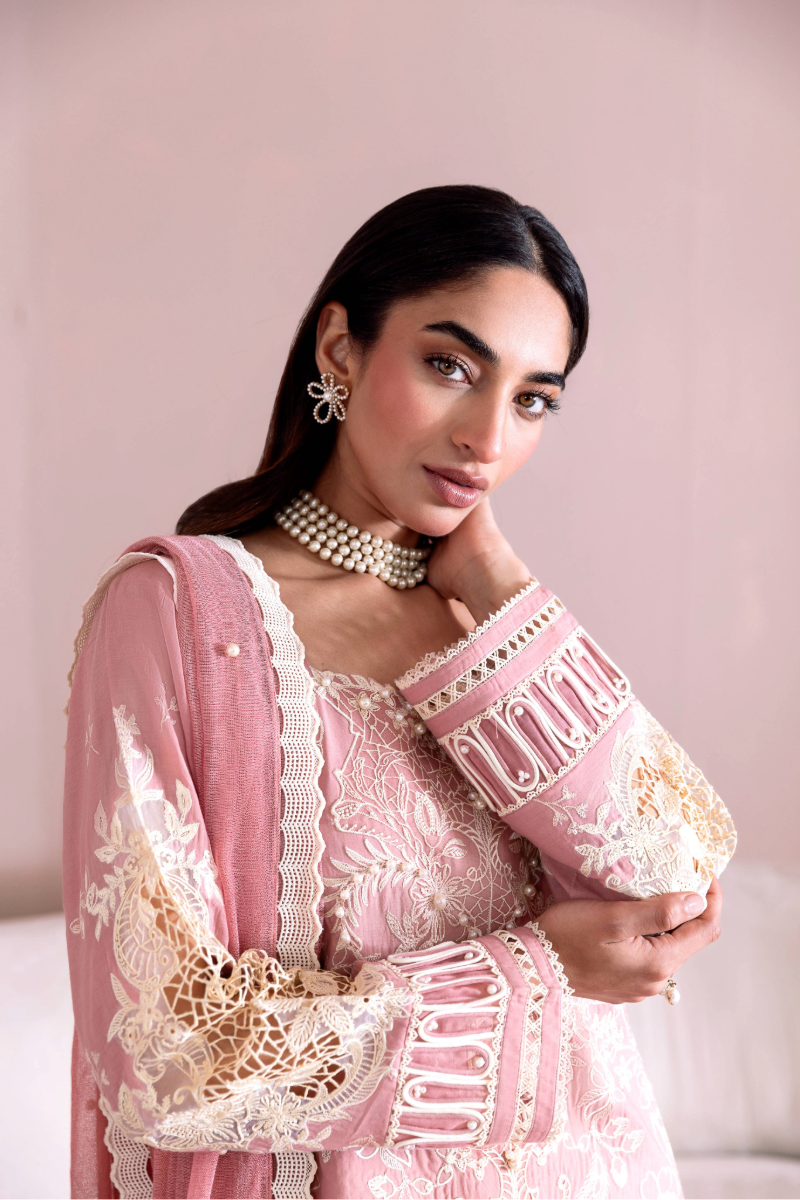 Manara | Mgrolia Garden 25 | TEAROSE