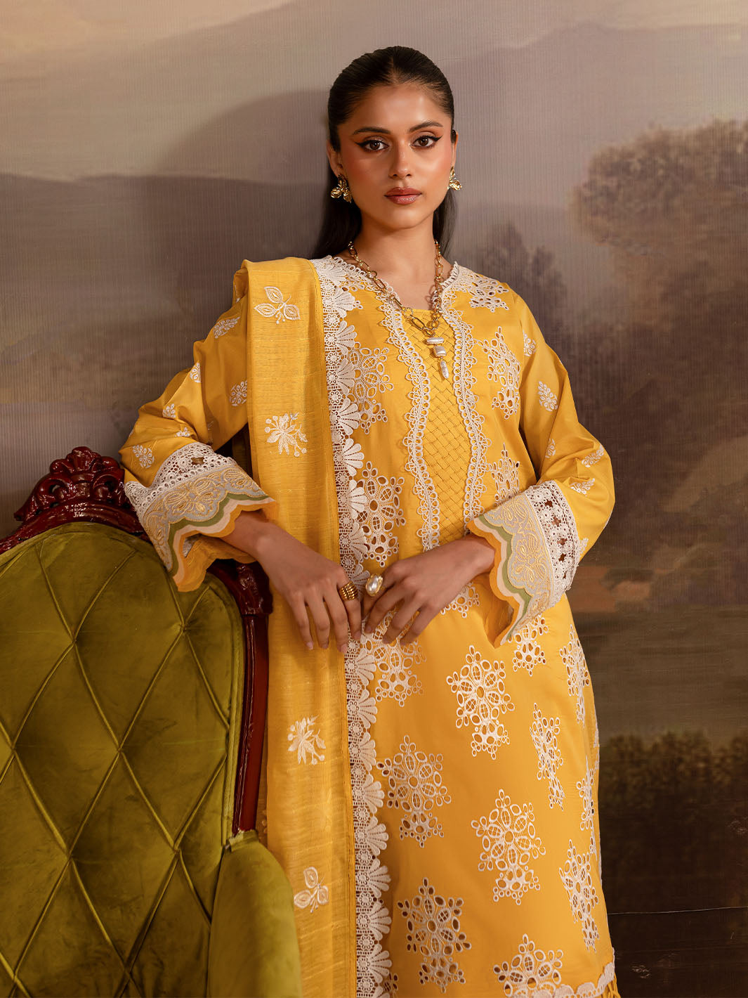 Mahnur | Twilight Luxury Lawn 25 | ZENIA