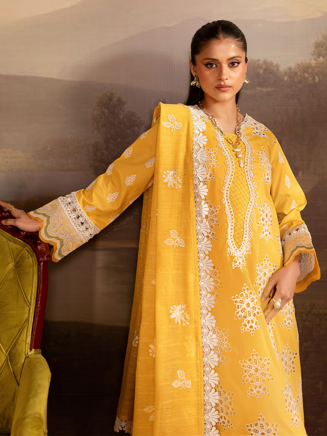 Mahnur | Twilight Luxury Lawn 25 | ZENIA