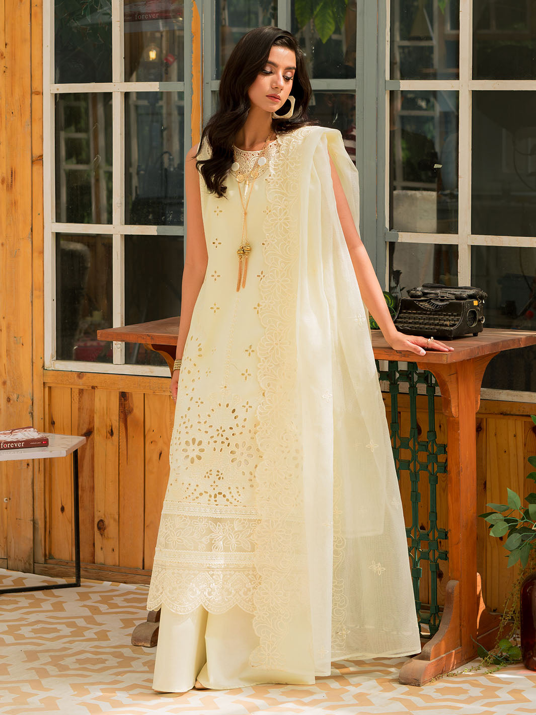 Mahnur | Bella Lawn 24 | BL - 09