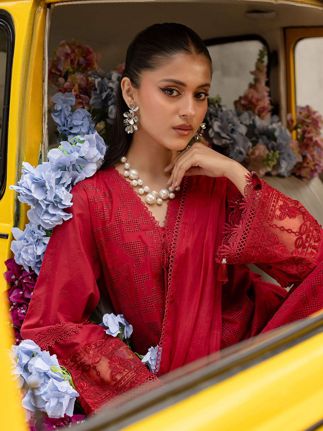 Mahnur | Twilight Luxury Lawn 25 | CARMINE