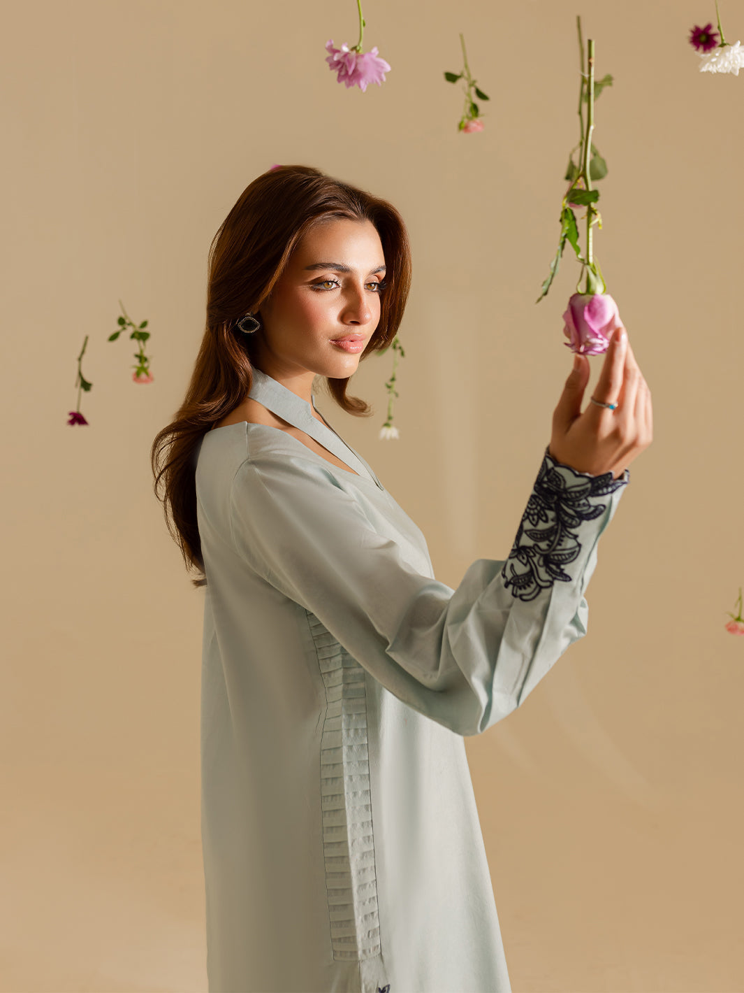 Mahnur | Petal Whispers Lawn Pret | Crystal