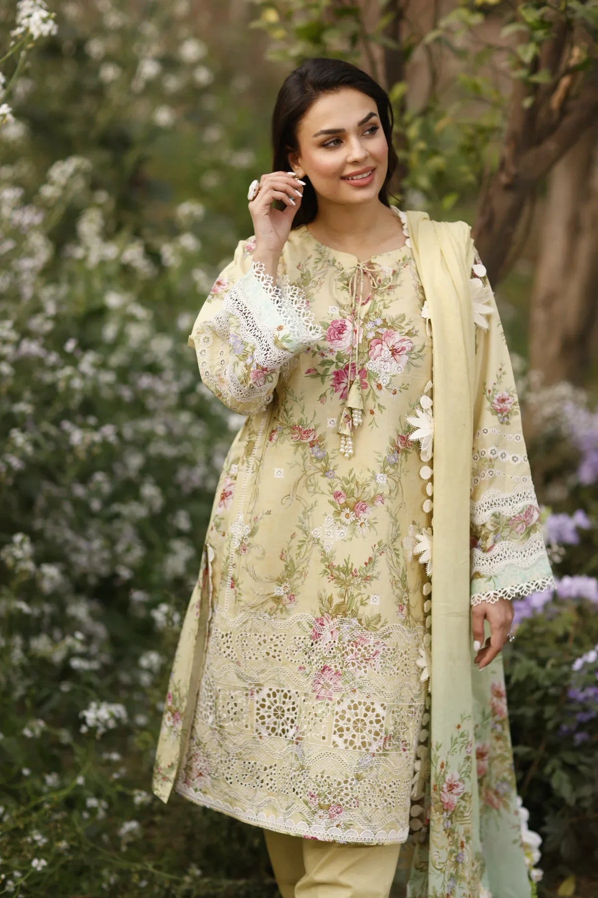 Manara | Vintage Flora 24 | Saba