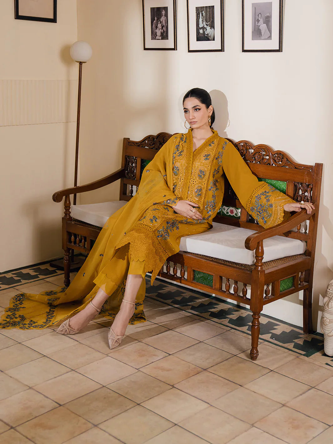 Bin Ilyas | Naqsh Luxury Lawn | Azlin