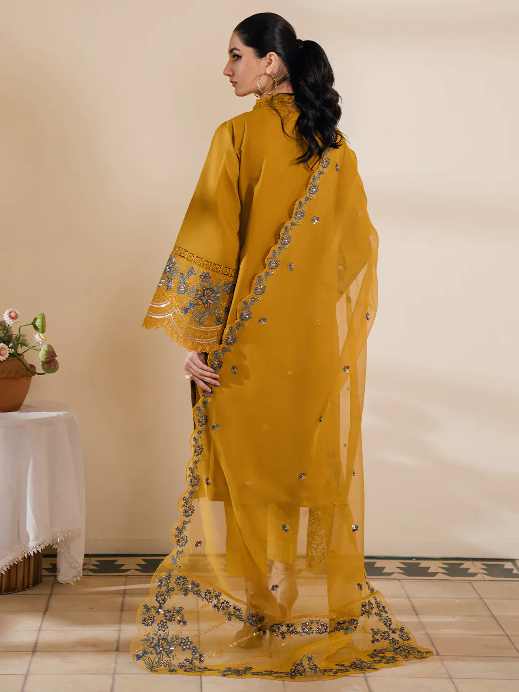 Bin Ilyas | Naqsh Luxury Lawn | Azlin