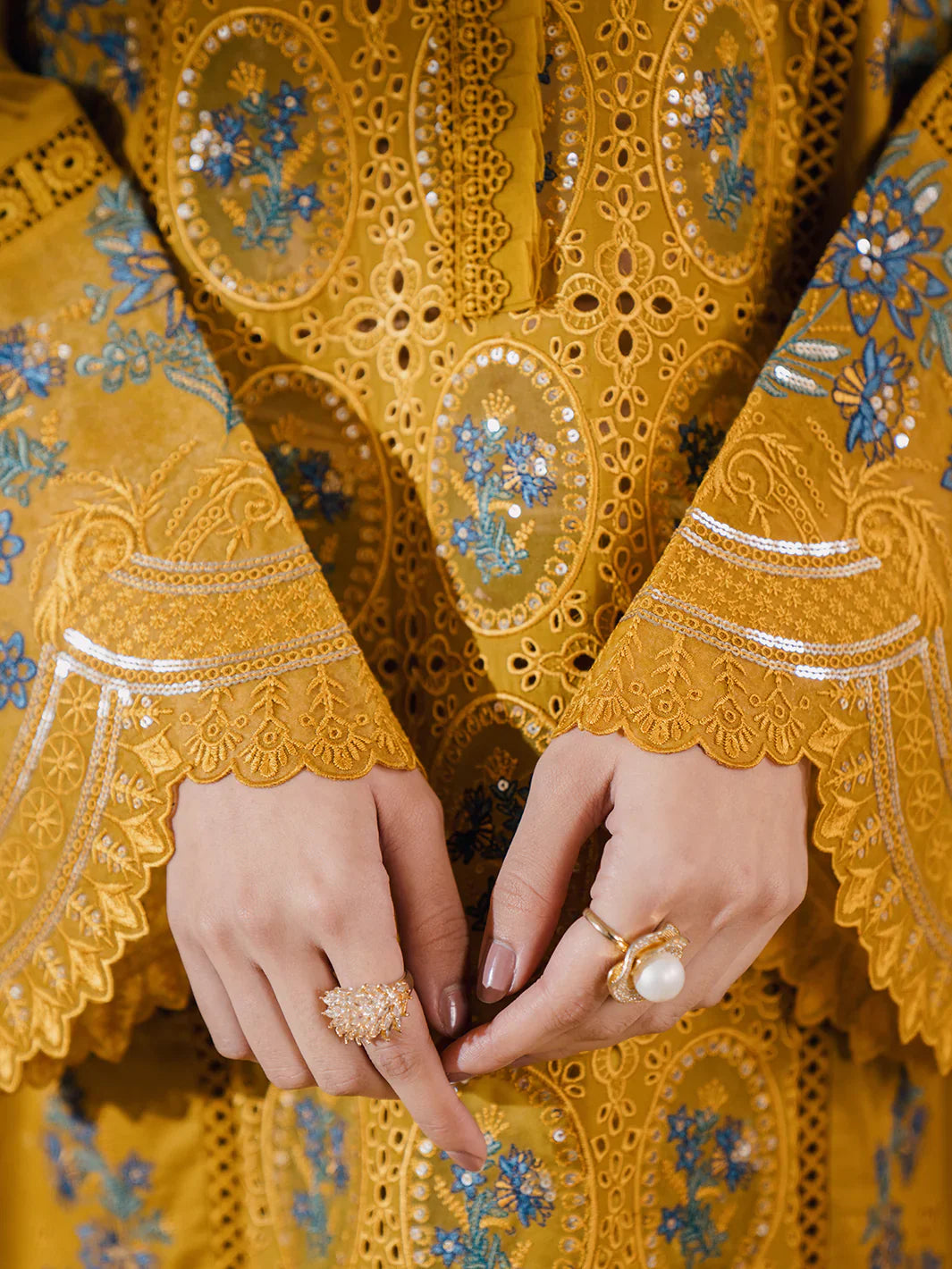 Bin Ilyas | Naqsh Luxury Lawn | Azlin