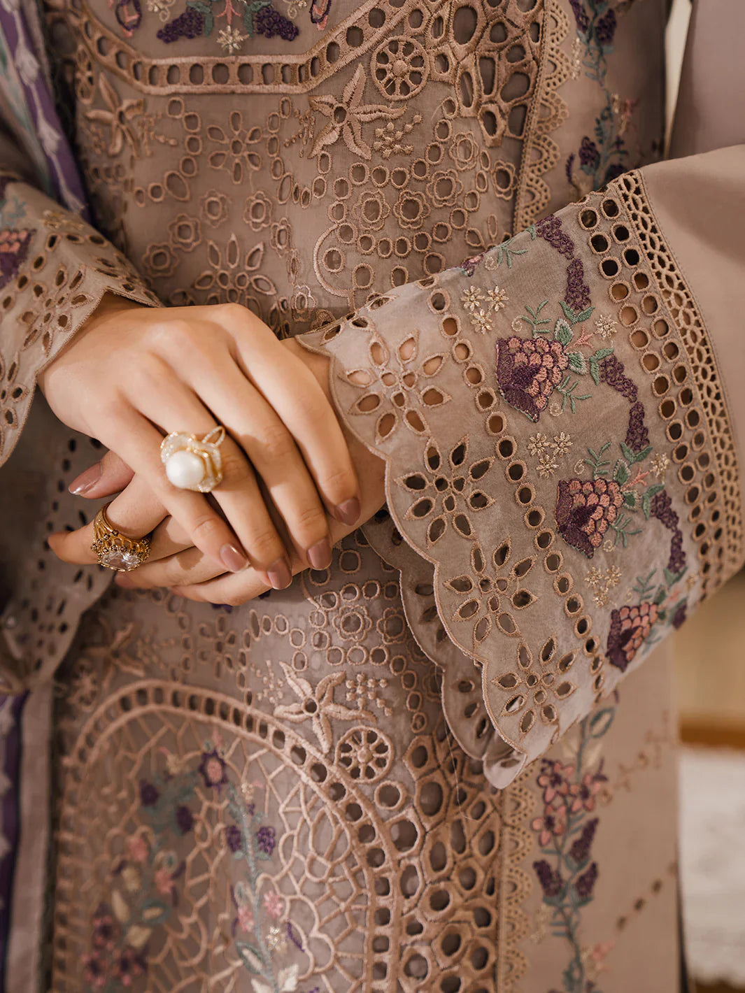 Bin Ilyas | Naqsh Luxury Lawn | Sorin