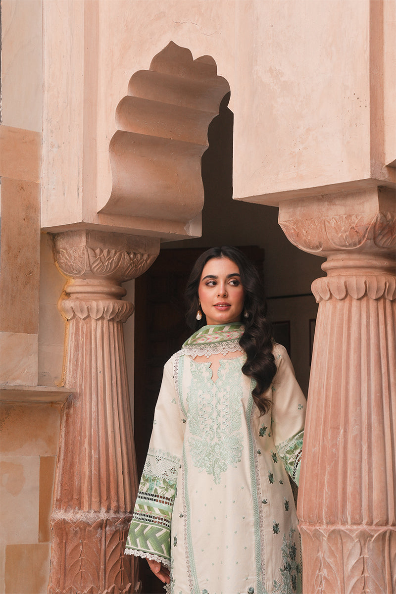 Manara | Vintage Karandi 24 | ZIRCON